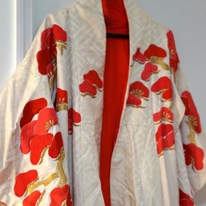UCHIKAKE | Traditional Japanese Wedding Dress